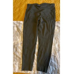 Fast and free 7/8 leggings